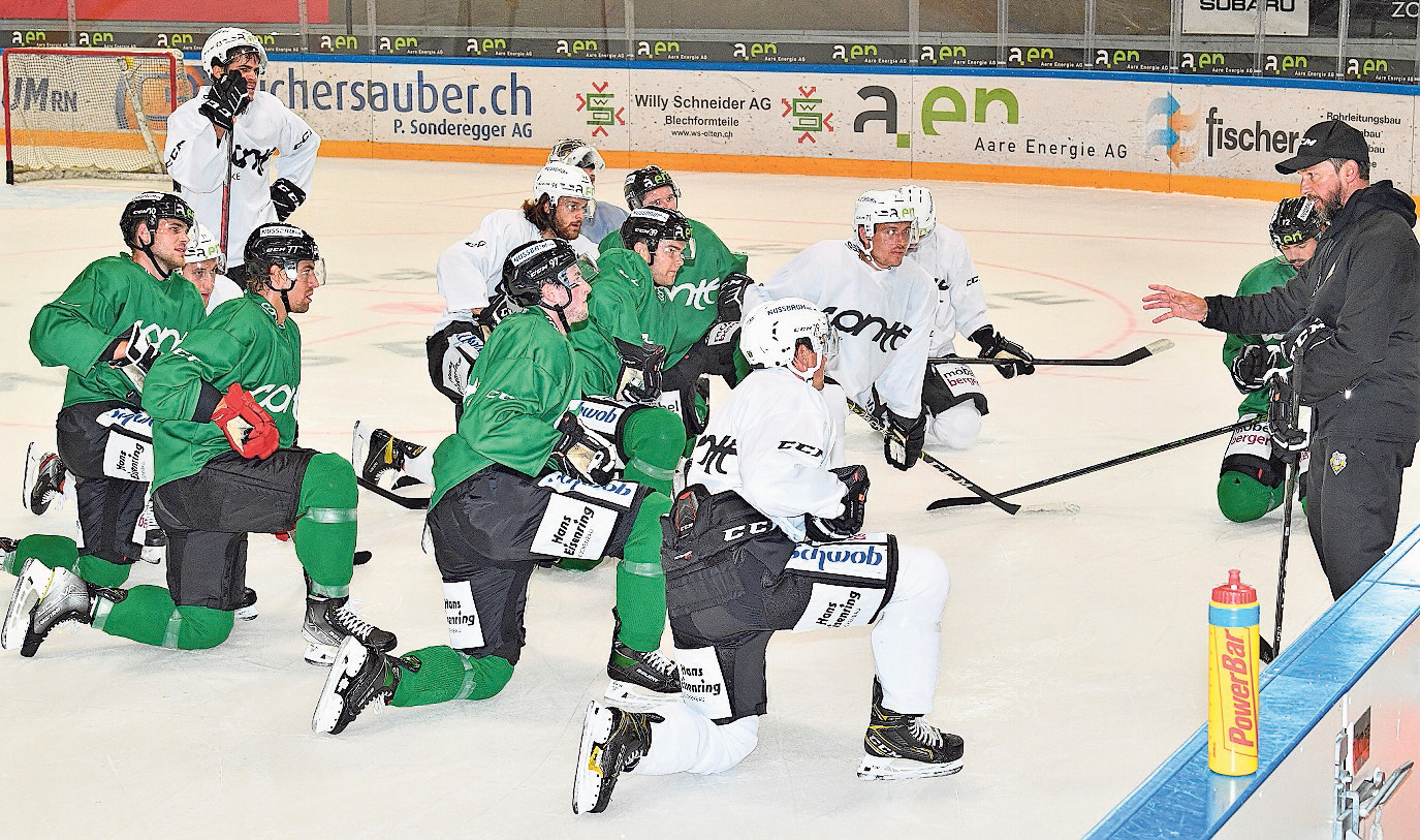 Erstes Eistraining EHCO EHC Olten Saison 2021/2022 mit neuem Trainer Lars Leuenberger