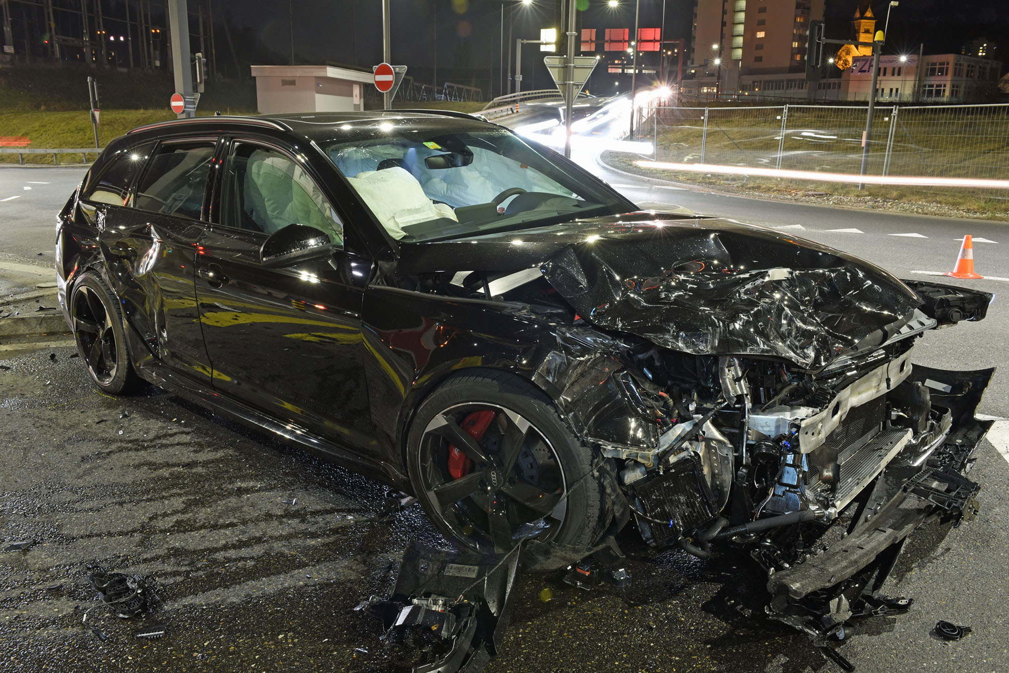 260221_auto-unfall-crash-emmenbruecke_luzerner-polizei