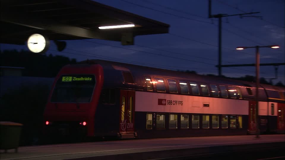 421054762-bassersdorf-s-bahnhof-sbb-oberleitung