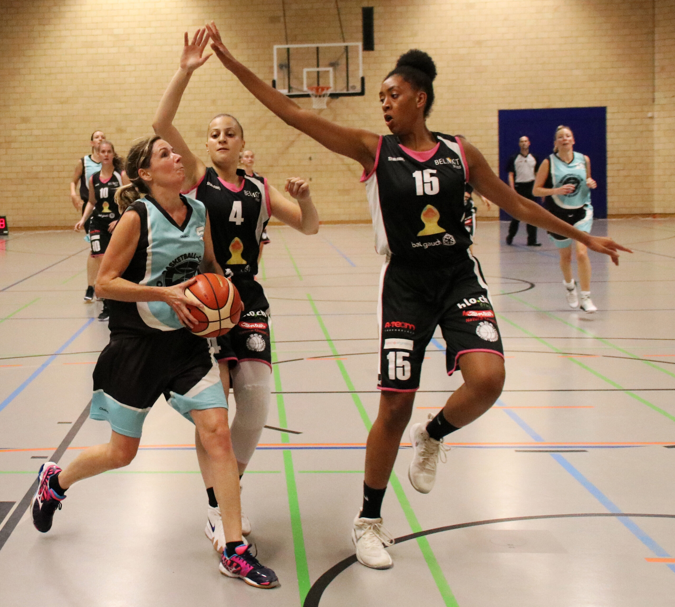 750_0008_13117133_zot_2809_spz_corinnehecquet