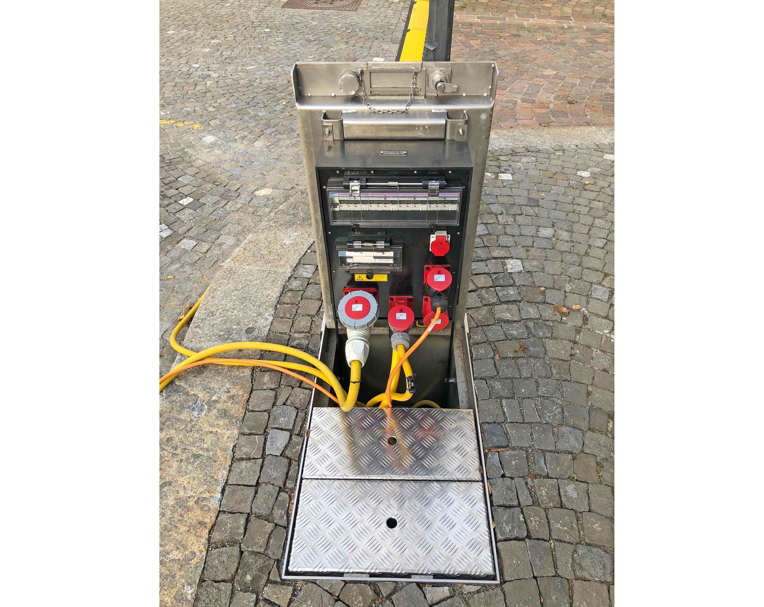 750_0008_15994674_220520_reg_Strom_Altstadt