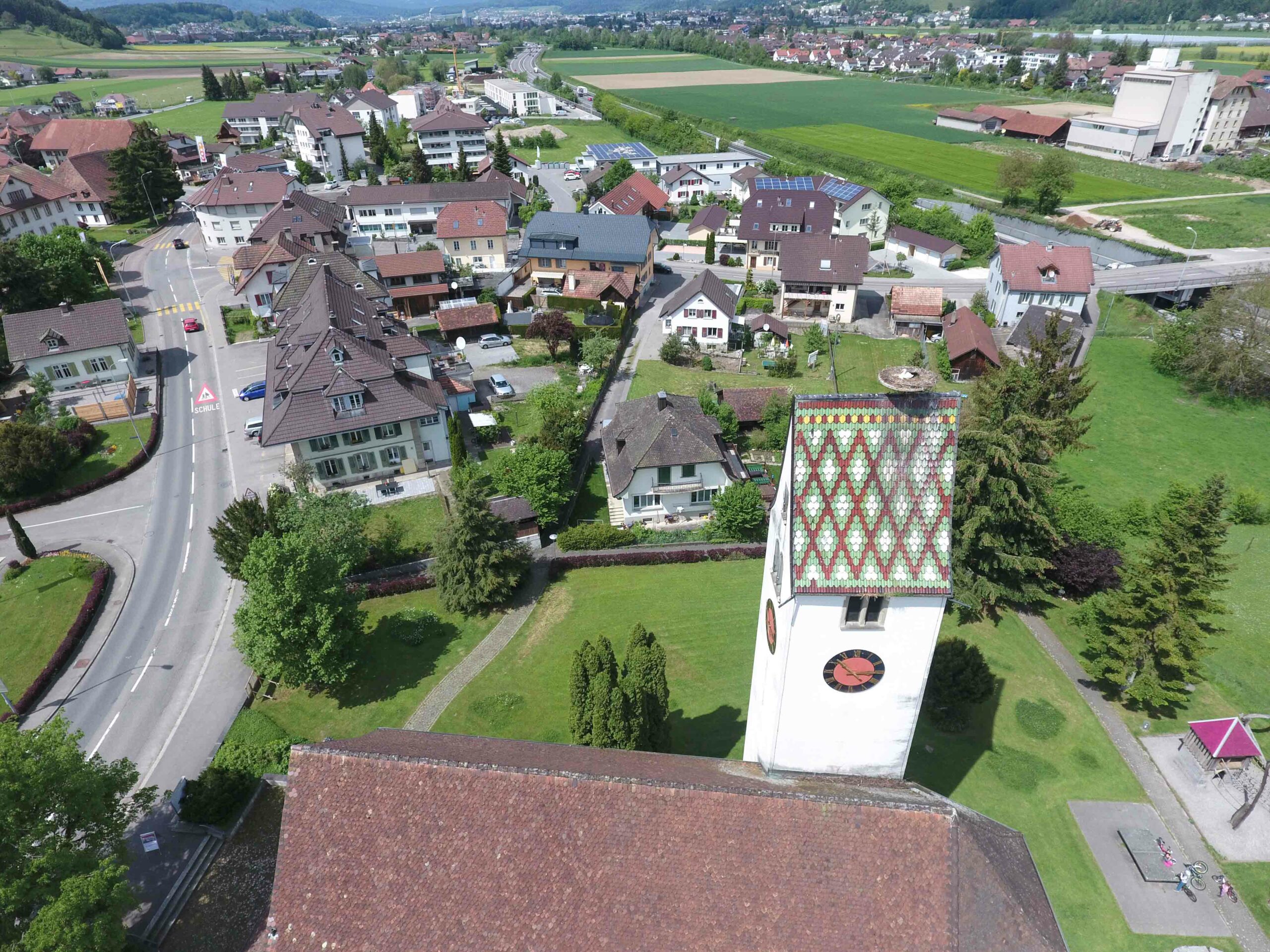 Brittnau aus der Luft, aufgenommen im Sommer 2016.