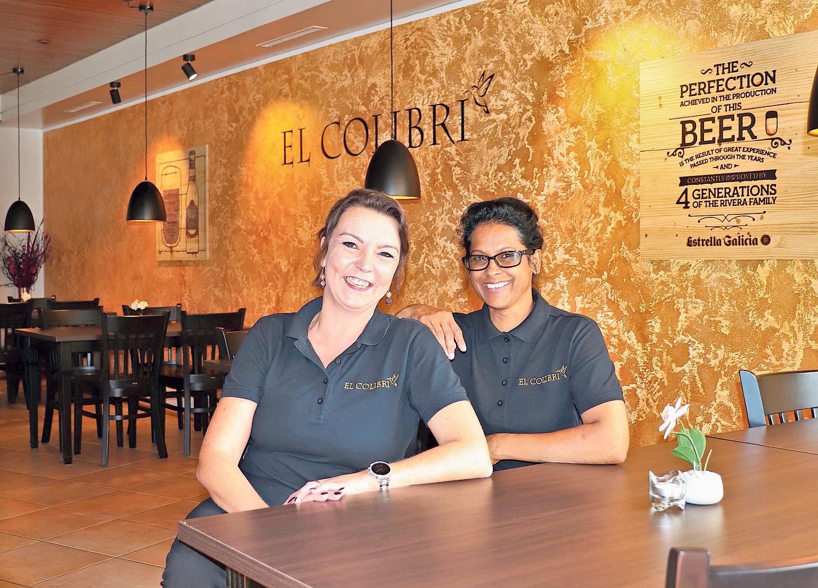 Sonia Suter (links, mit Mitarbeiterin Gauri Siva) hat Anfang September 2020 in Kölliken das Restaurant "El Colibri" neu eröffnet.