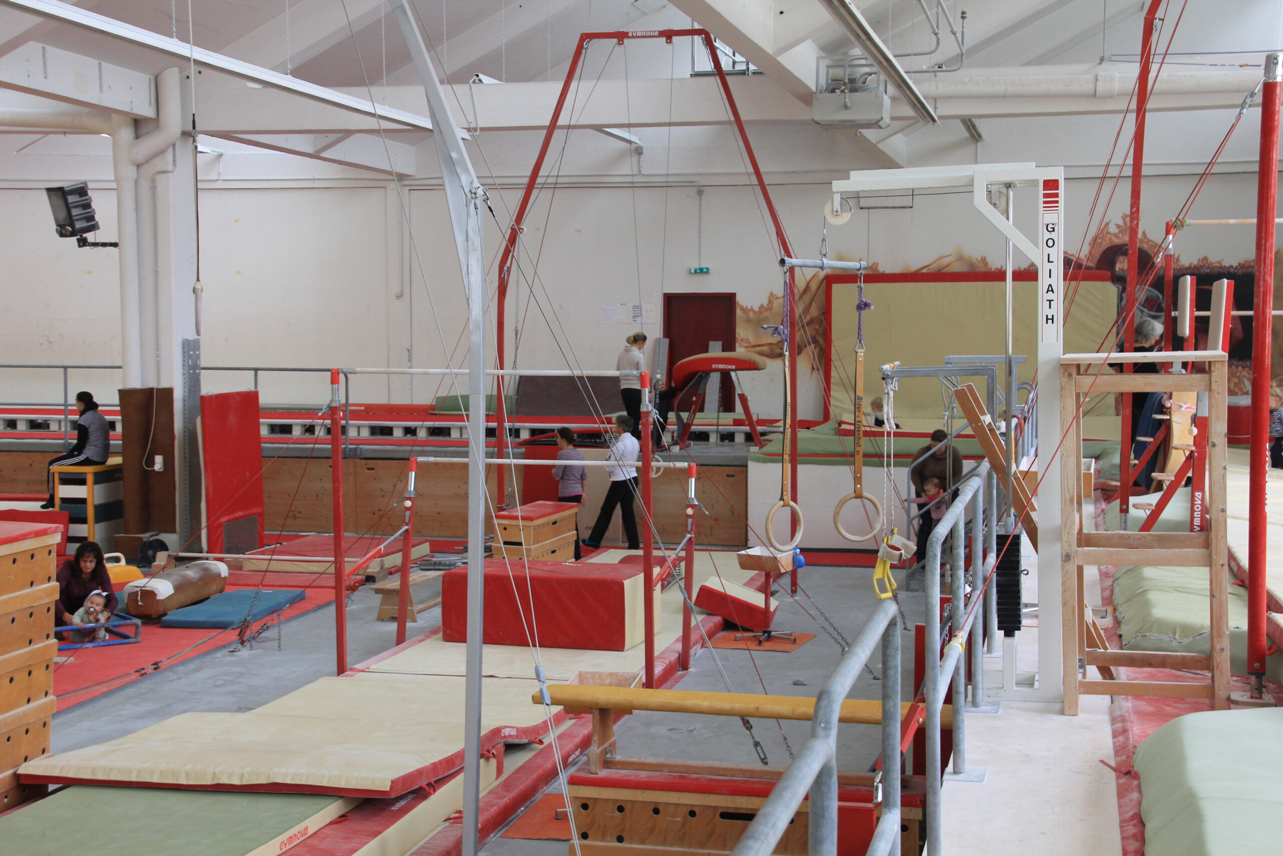 Der-Indoor-Spielplatz-im-Aoeberblick