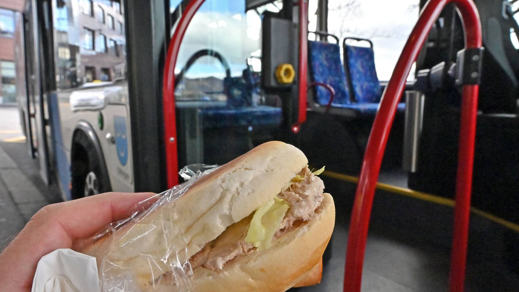 Essen_im_Bus