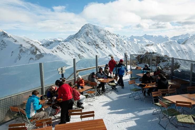 Restaurantterasse_Skigebiet_key