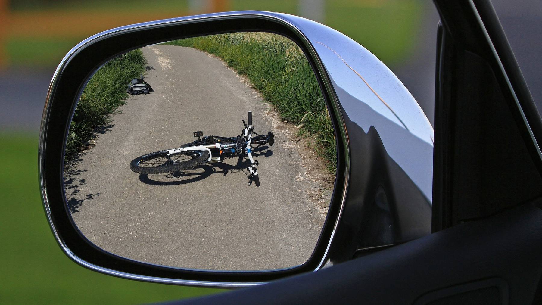 Unfal_Auto_Velo_Pixabay