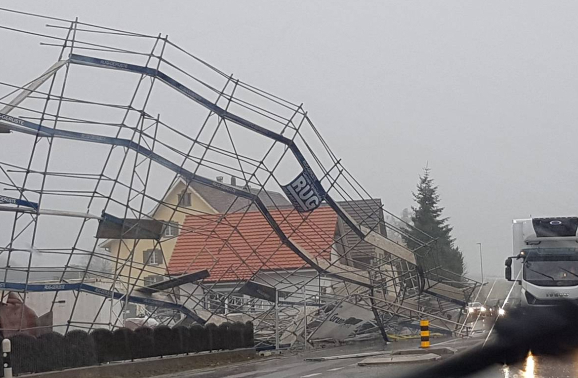 baugeruest_sturm_burglind