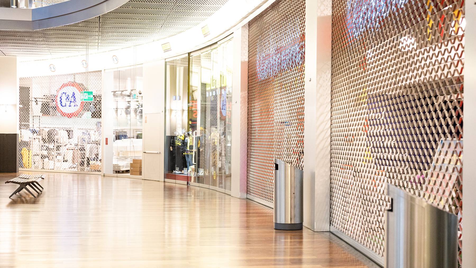 einkaufscenter_geschlossen_Iseli