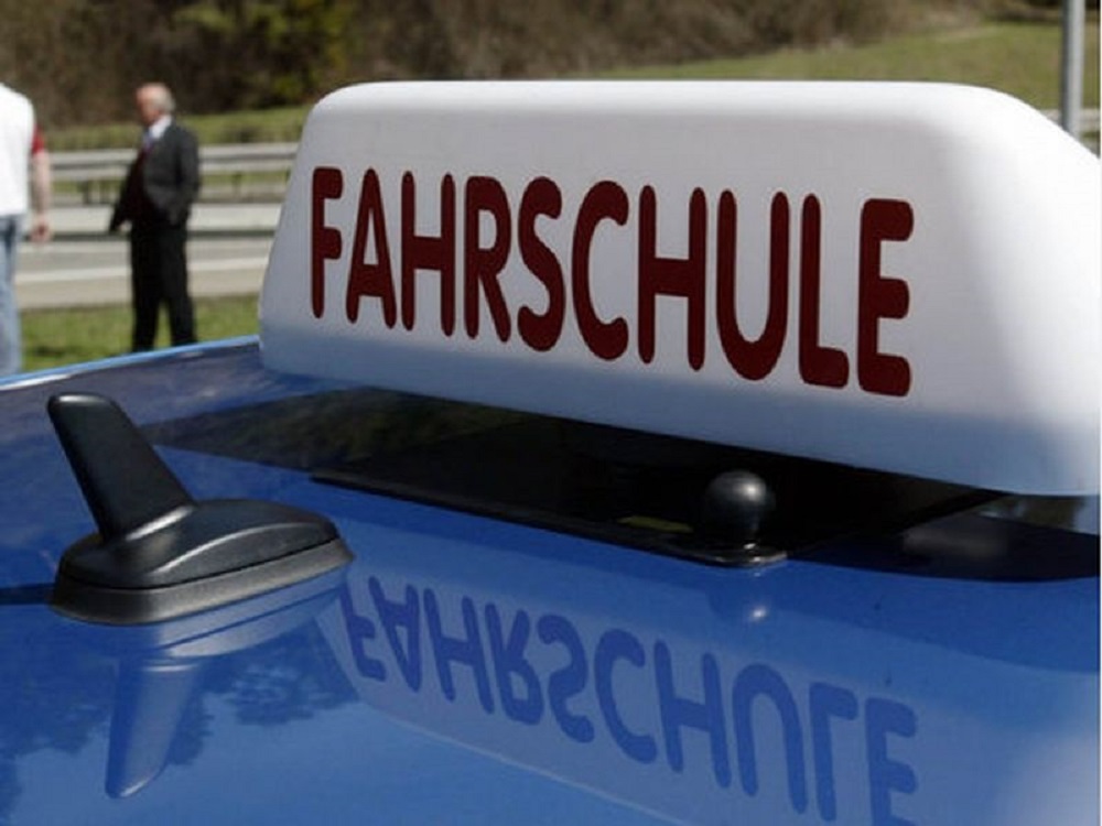 fahrschule_pruefung_auto