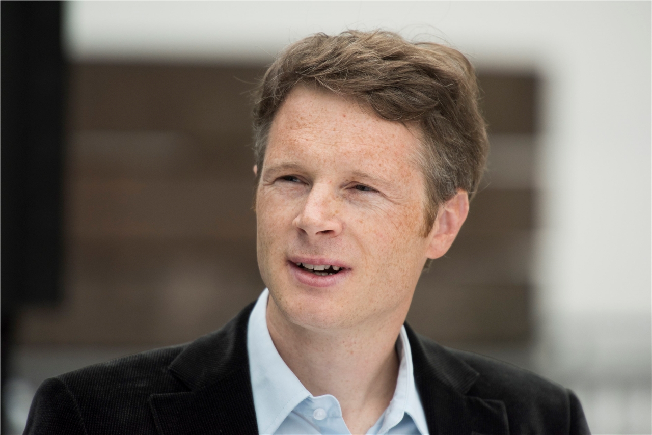 Jonas_fricker Benjamin Giezendanner (36, SVP),Rothrist: Der Unternehmer hat aus seinen Ambitionen nie einen Hehl gemacht, erklärte schon im Januar: «Ich möchte gerne für den Nationalrat kandidieren». Nachdem er sein Jahr als Grossratspräsident mit Bravour bestanden hat, ist er im Bezirk Zofingen, wo die SVP die Qual der Wahl hat, in aussichtsreicher Position.