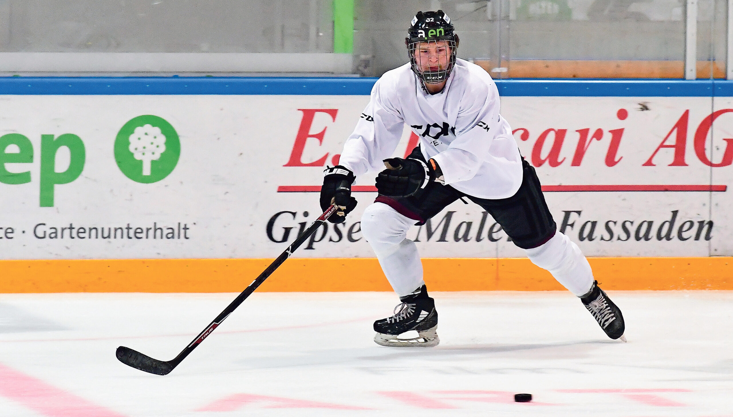 Der 18jährige Mason McTavish aus Kanada spielt neu beim EHC Olten