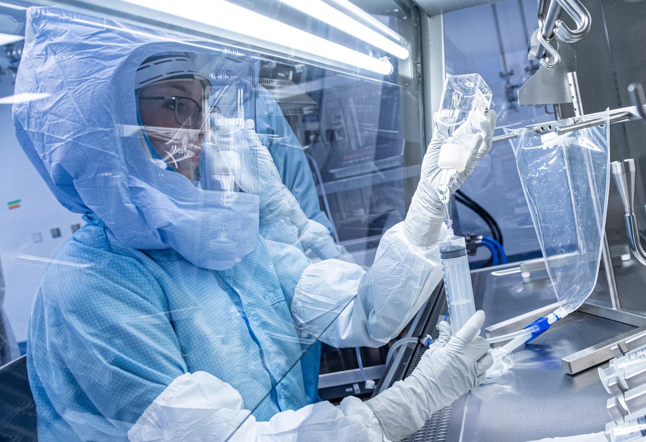 Impfstoff_Abfuellen_Novartis
